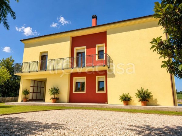 casa indipendente in vendita a Treia in zona Camporota