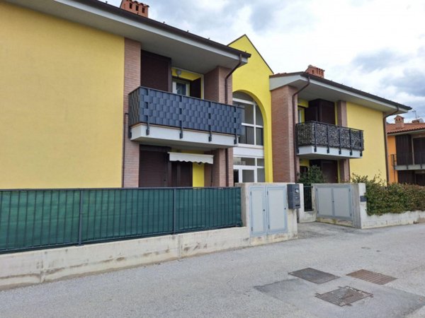 appartamento in vendita a Treia in zona Passo di Treia