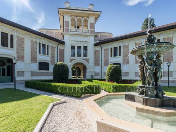 villa in vendita a Treia in zona Camporota