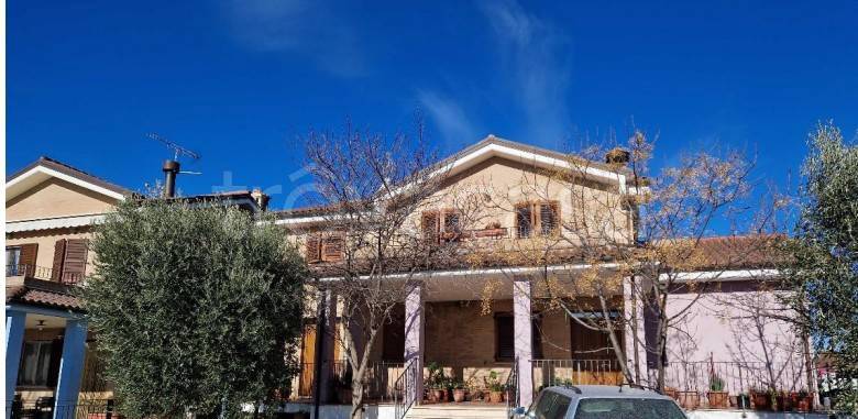 appartamento in vendita a Treia in zona Camporota