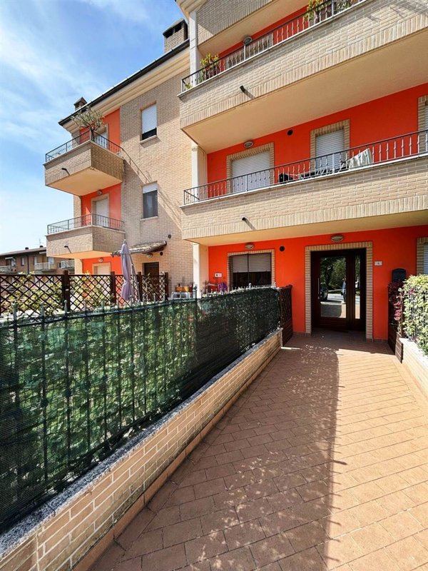 appartamento in vendita a Treia in zona Camporota