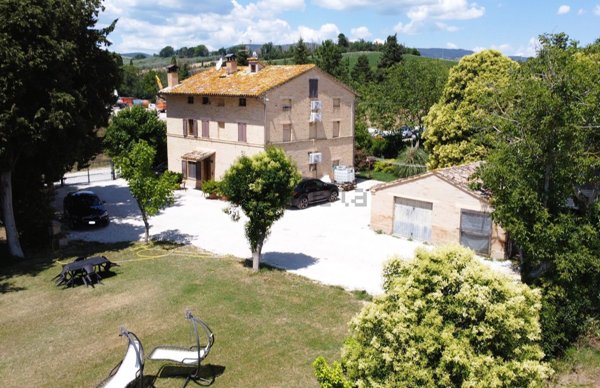 casa indipendente in vendita a Treia