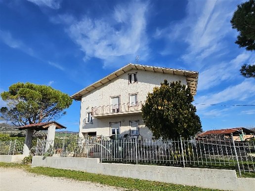 casa indipendente in vendita a Treia in zona Santa Maria in Selva