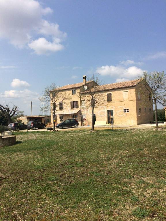 casa indipendente in vendita a Treia in zona Santa Maria in Selva