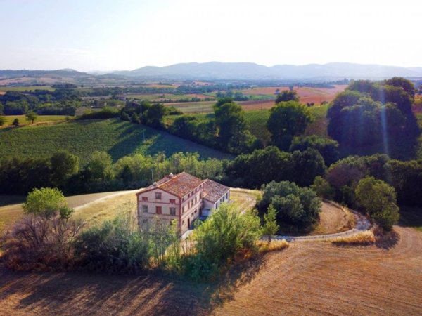 casa indipendente in vendita a Treia