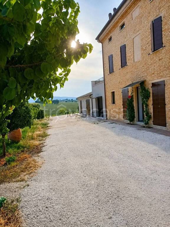 casa indipendente in vendita a Treia