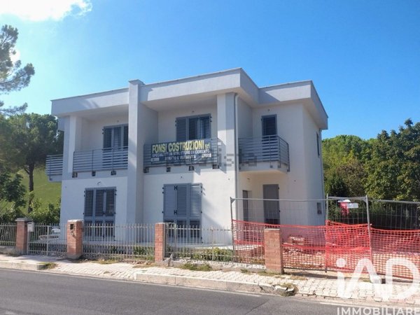 casa indipendente in vendita a Treia
