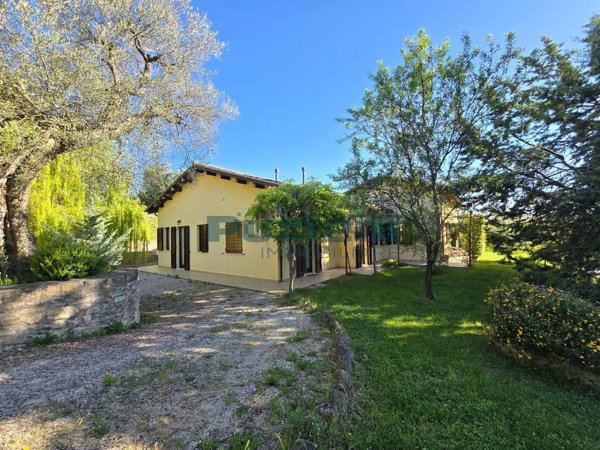 casa indipendente in vendita a Treia in zona Santa Maria in Selva