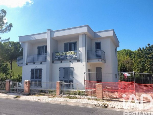 casa indipendente in vendita a Treia