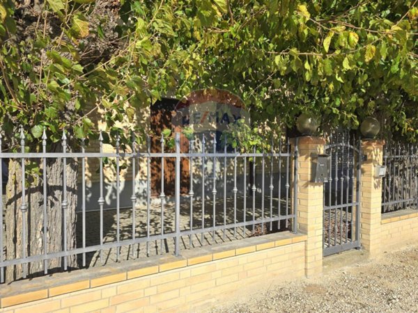 casa indipendente in vendita a Treia in zona Chiesanuova