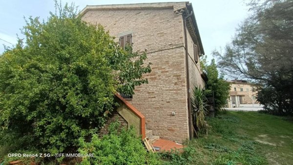 casa indipendente in vendita a Treia in zona Chiesanuova