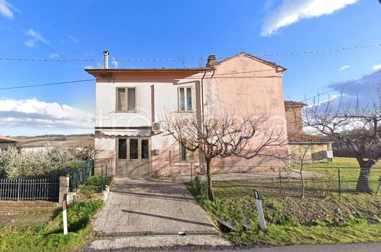 casa indipendente in vendita ad Urbisaglia in zona Maestà