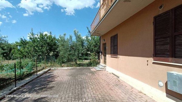 appartamento in vendita ad Urbisaglia in zona Maestà