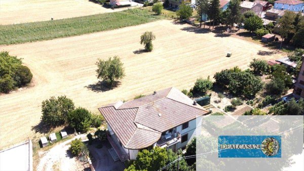 casa indipendente in vendita ad Urbisaglia in zona Maestà