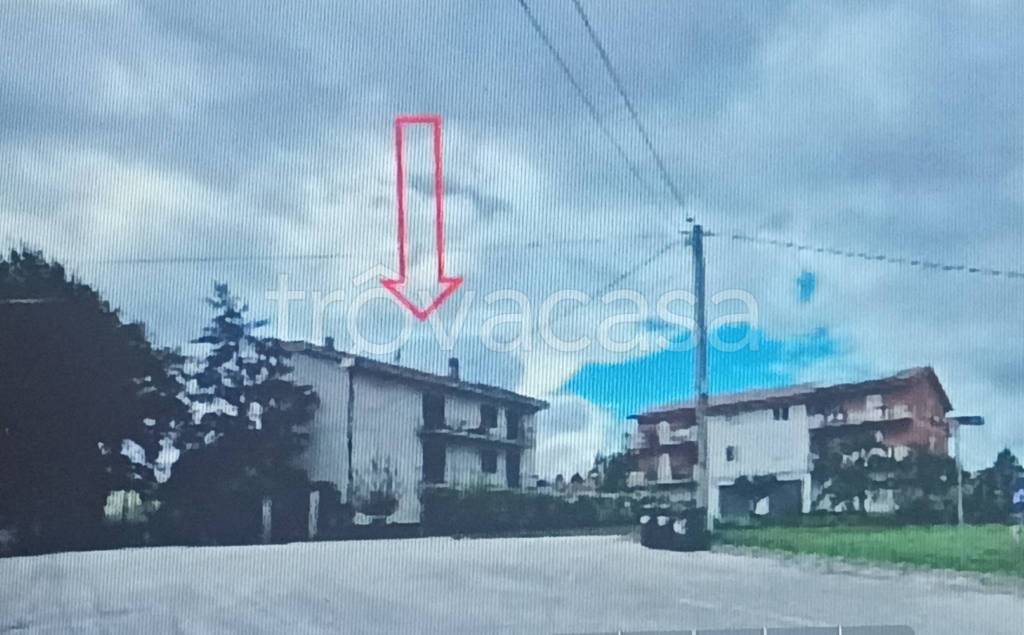 appartamento in vendita ad Urbisaglia in zona Maestà