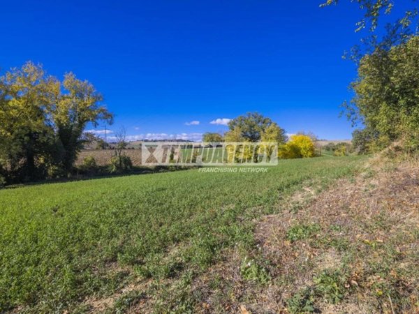 casale in vendita ad Urbisaglia in zona Entogge