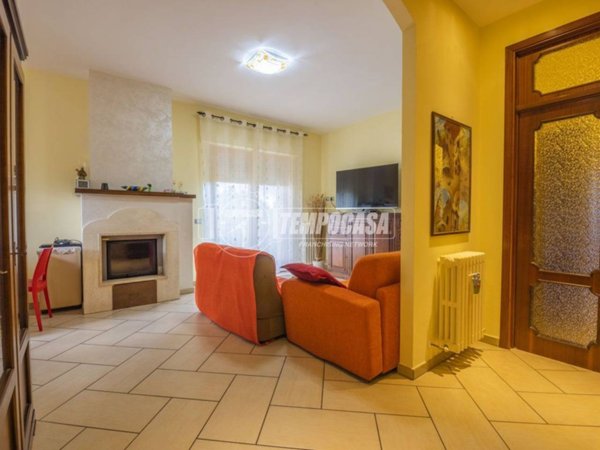 appartamento in vendita ad Urbisaglia in zona Maestà