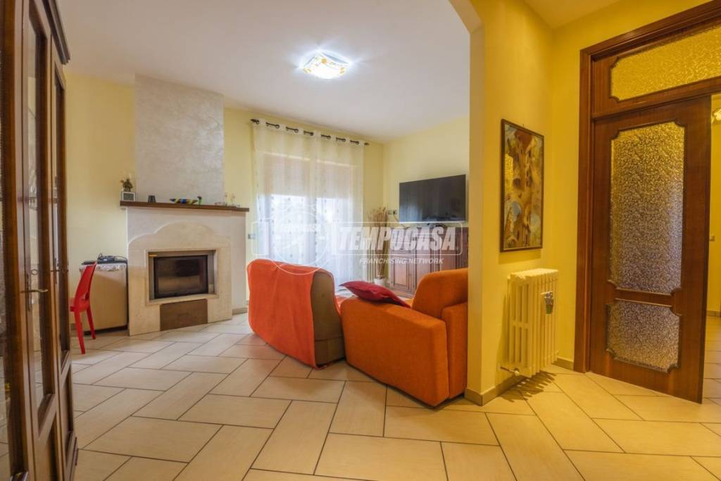 appartamento in vendita ad Urbisaglia in zona Maestà