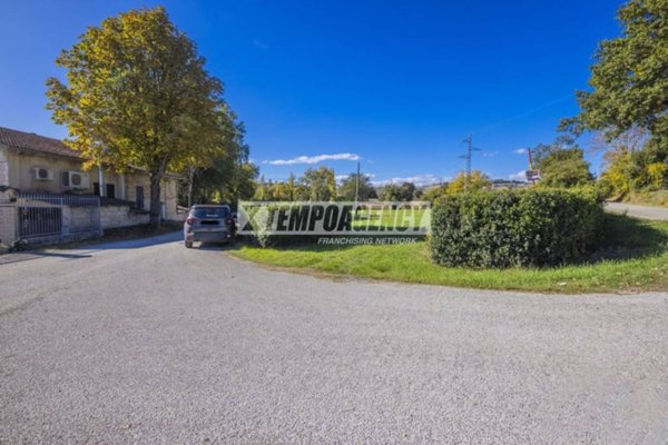 casa indipendente in vendita ad Urbisaglia in zona Entogge