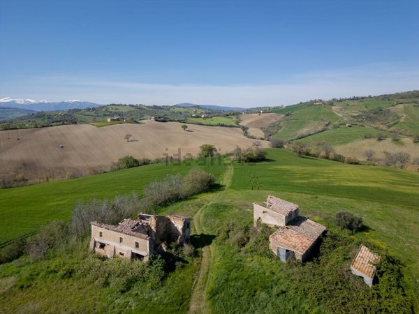 appartamento in vendita ad Urbisaglia in zona Convento