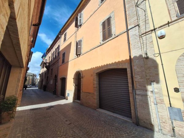 locale di sgombero in vendita ad Urbisaglia