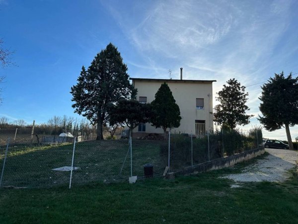 casa indipendente in vendita ad Urbisaglia in zona Entogge