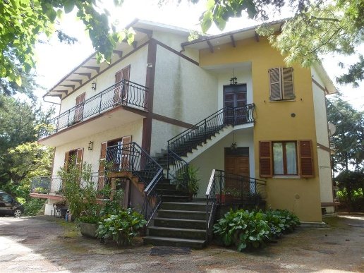 appartamento in vendita ad Urbisaglia in zona Entogge