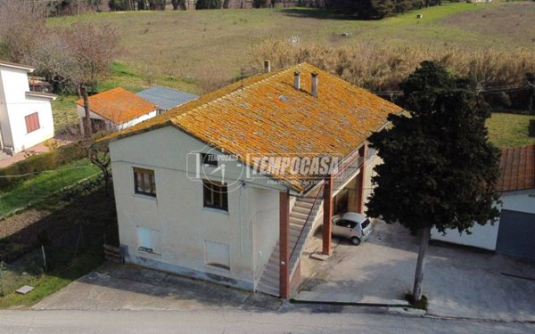 casa indipendente in vendita ad Urbisaglia in zona Convento