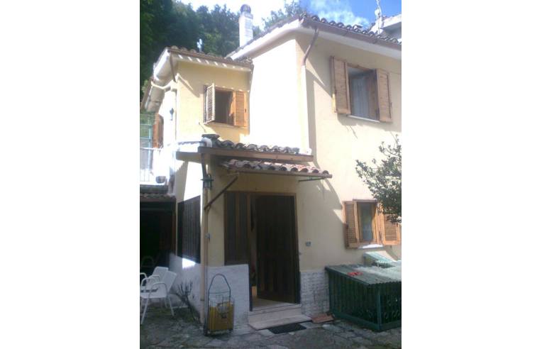 casa indipendente in vendita ad Ussita