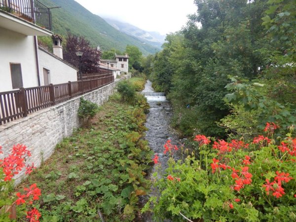 appartamento in vendita ad Ussita in zona Frontignano
