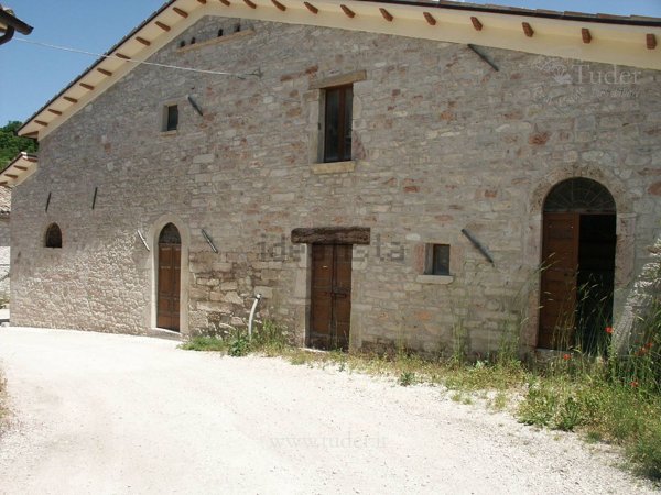casa indipendente in vendita a Visso