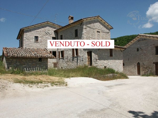 casale in vendita a Visso