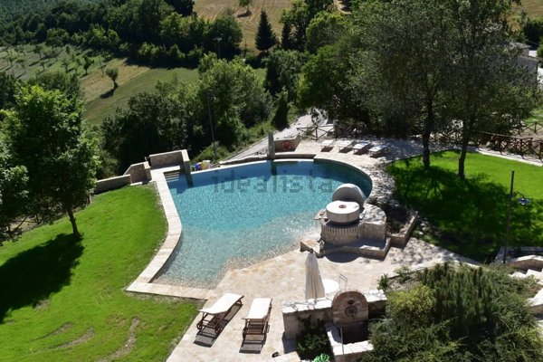 casale in vendita a Visso