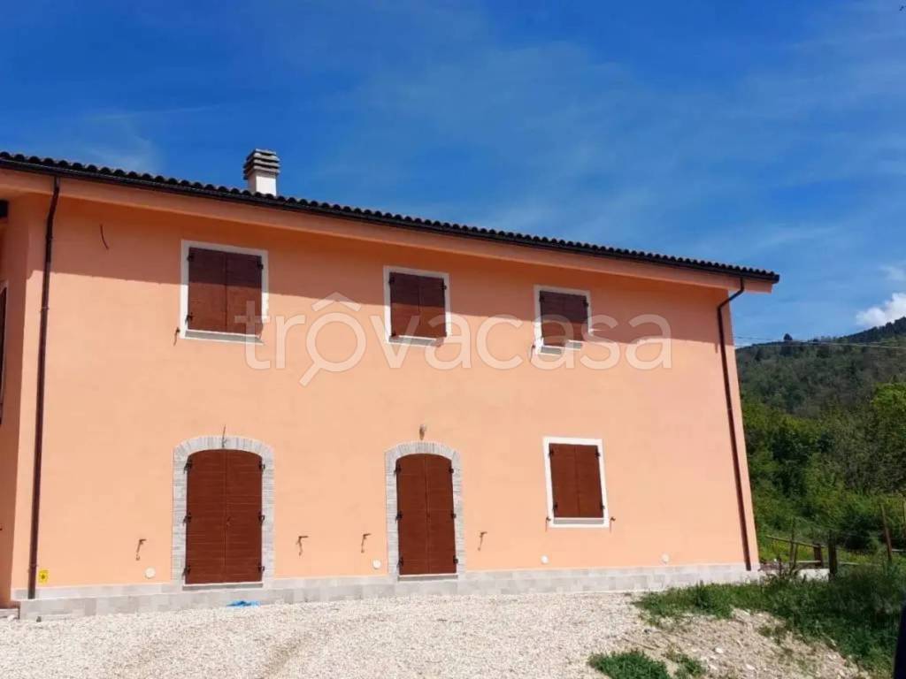casa indipendente in vendita a Visso