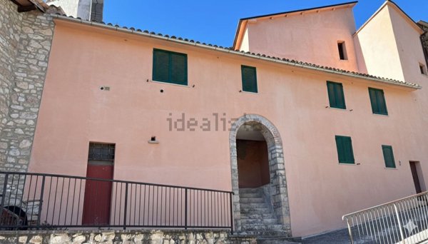 casale in vendita a Visso