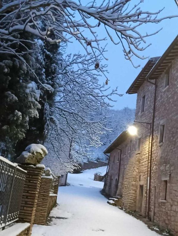 appartamento in vendita a Visso in zona Rasenna
