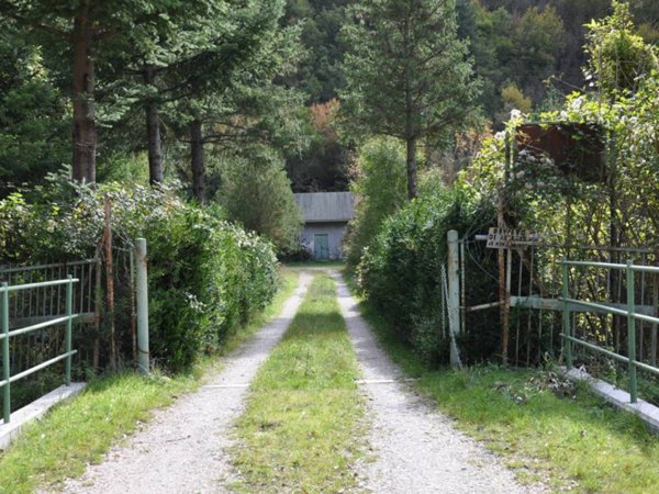 locale di sgombero in vendita a Visso