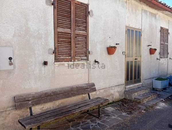 appartamento in vendita a Visso in zona Macereto