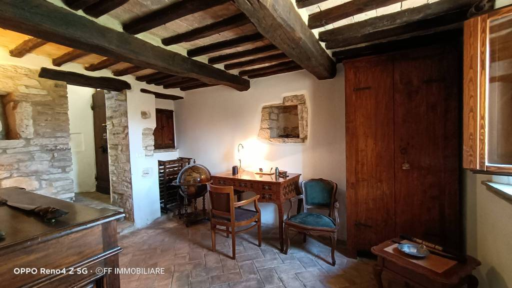 casa indipendente in vendita a Valfornace