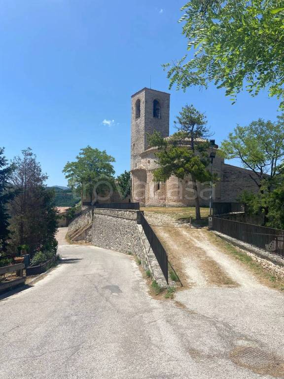 casa indipendente in vendita a Valfornace in zona San Giusto