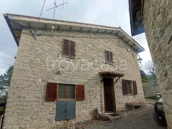 appartamento in vendita a Valfornace