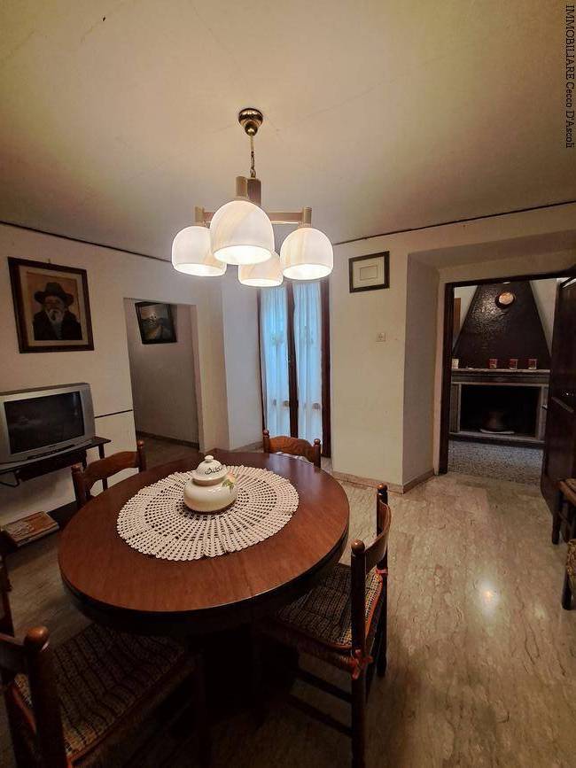 casa indipendente in vendita ad Acquasanta Terme in zona Ponte d'Arli