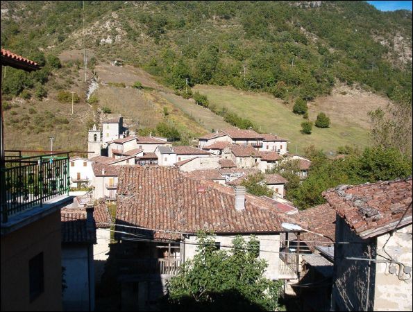 casa semindipendente in vendita ad Acquasanta Terme in zona Pito