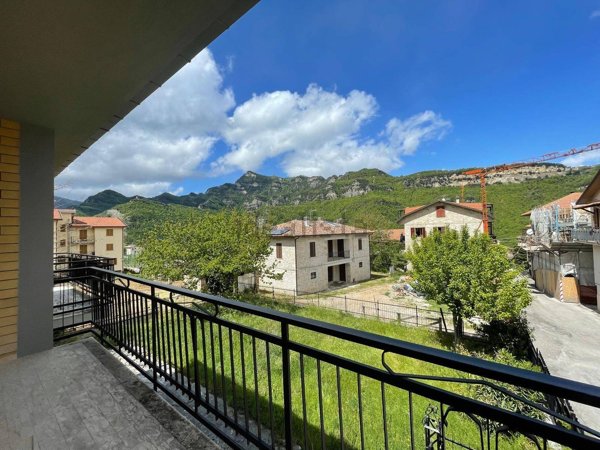 casa indipendente in vendita ad Acquasanta Terme in zona Paggese