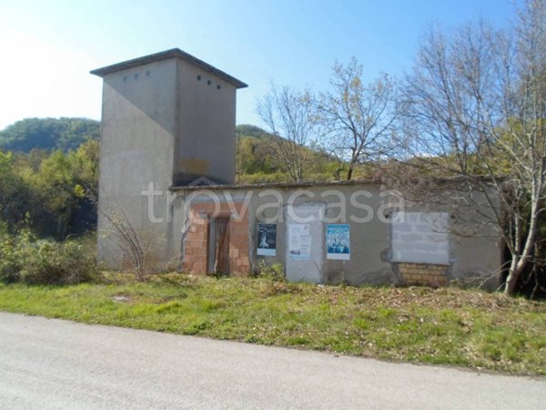 casa indipendente in vendita ad Acquasanta Terme in zona Paggese