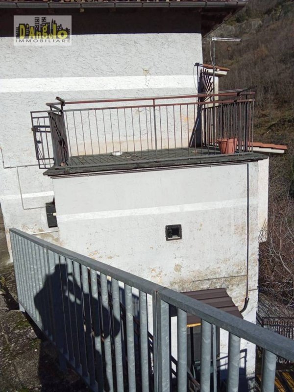 casa indipendente in vendita ad Acquasanta Terme in zona Favalanciata