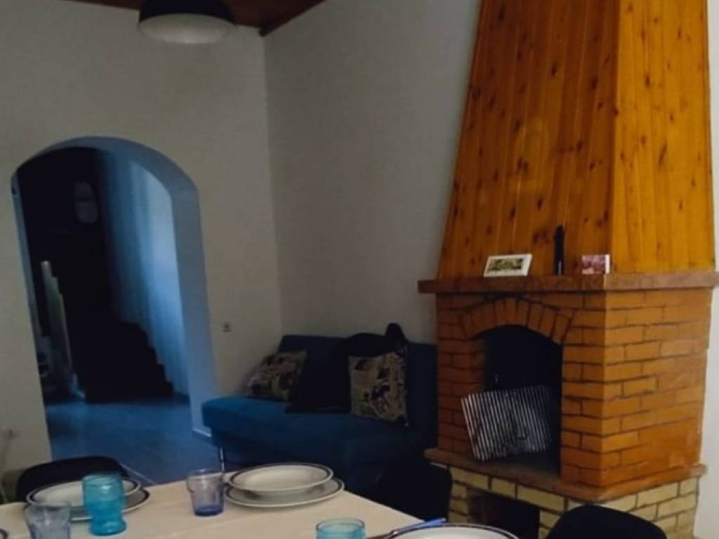 casa indipendente in vendita ad Acquasanta Terme in zona Santa Maria