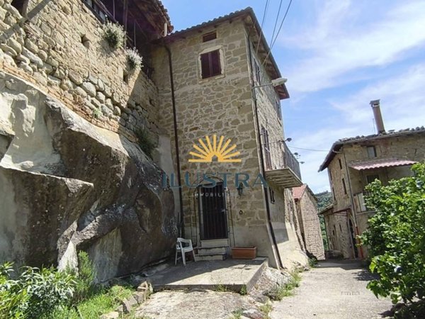 casa indipendente in vendita ad Acquasanta Terme in zona Tallacano