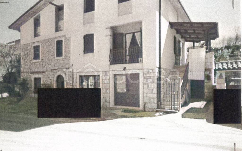 appartamento in vendita ad Acquasanta Terme in zona Centrale