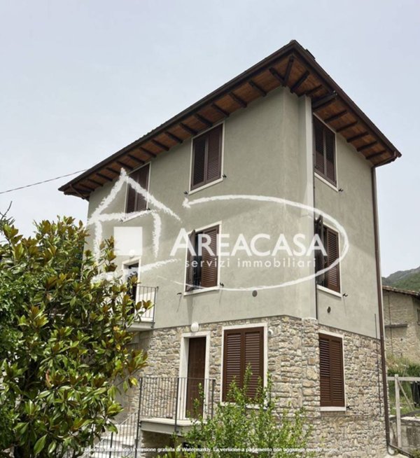 casa indipendente in vendita ad Acquasanta Terme in zona Novele